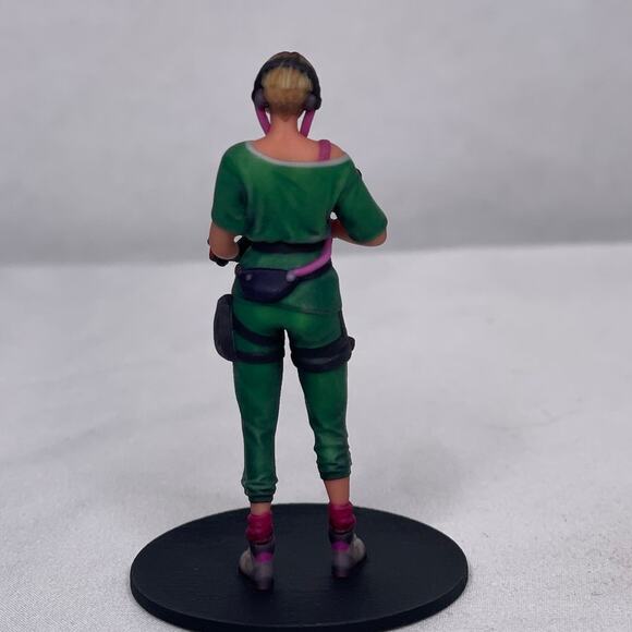 Rainbow Six Siege IQ Elite Figure w/ AUG A2 Rifle - Ubisoft Collectible - Picture 11 of 13